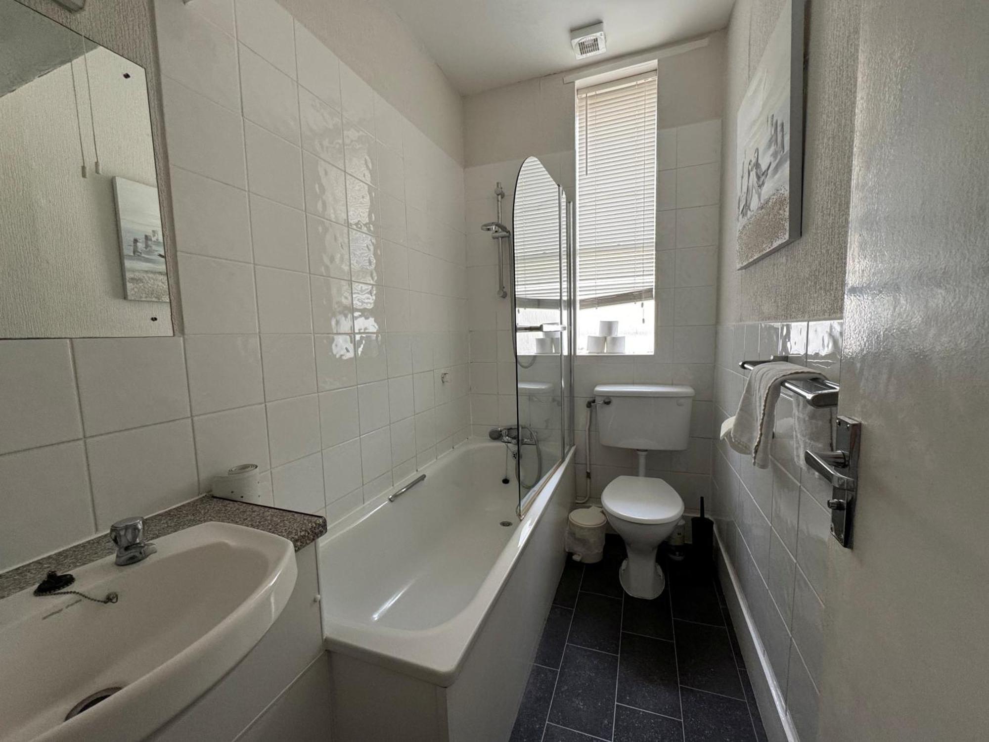 Devonshire House Holiday Flats อีสต์บอร์น ภายนอก รูปภาพ