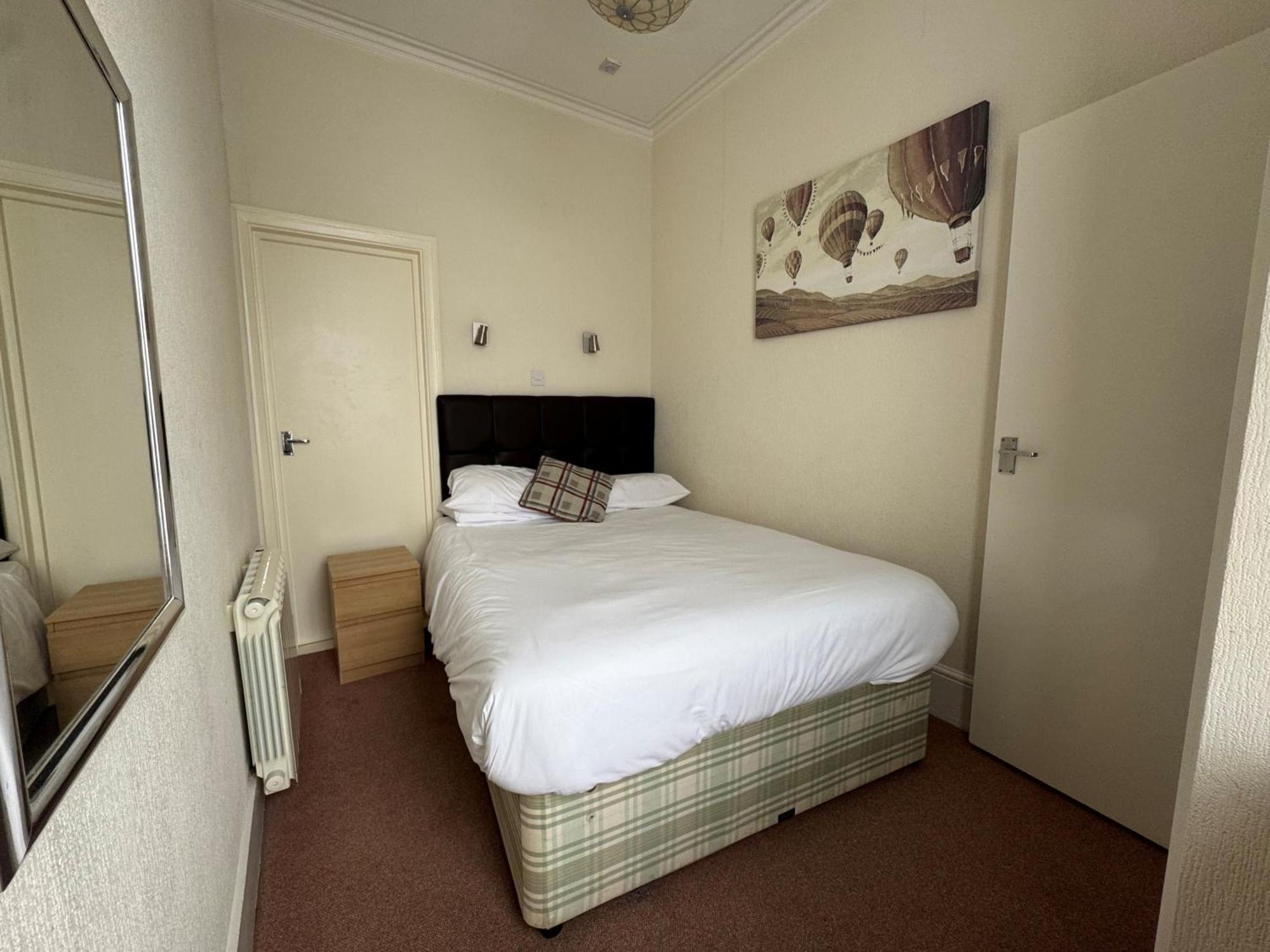 Devonshire House Holiday Flats อีสต์บอร์น ภายนอก รูปภาพ