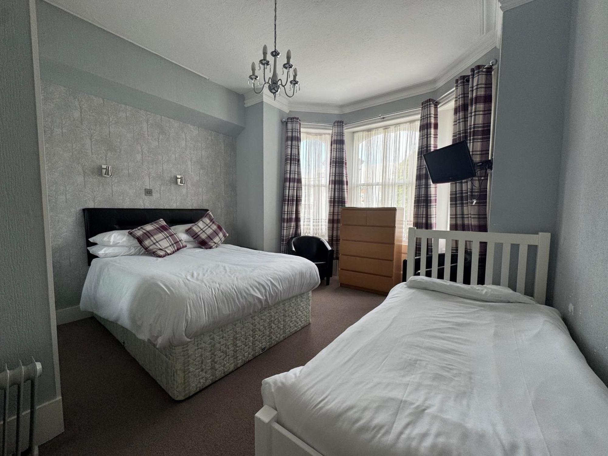 Devonshire House Holiday Flats อีสต์บอร์น ภายนอก รูปภาพ