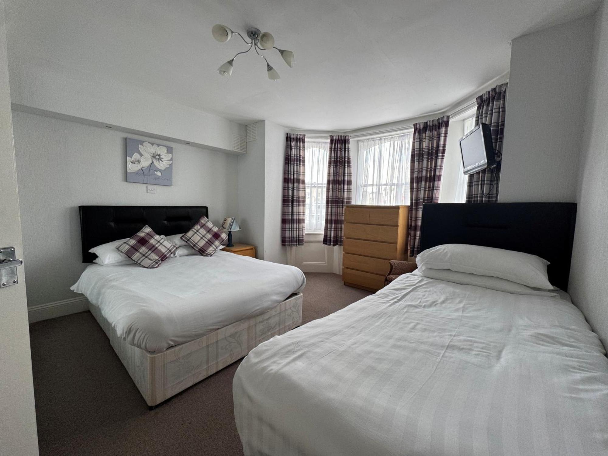 Devonshire House Holiday Flats อีสต์บอร์น ภายนอก รูปภาพ